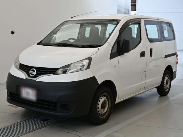 NISSAN NV200 — фото