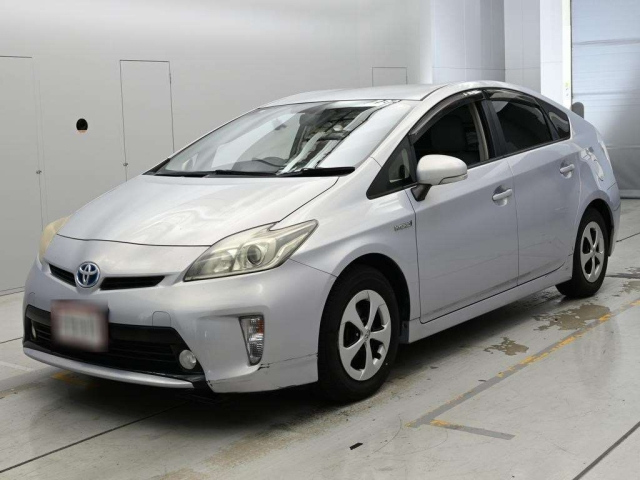 TOYOTA PRIUS — фото