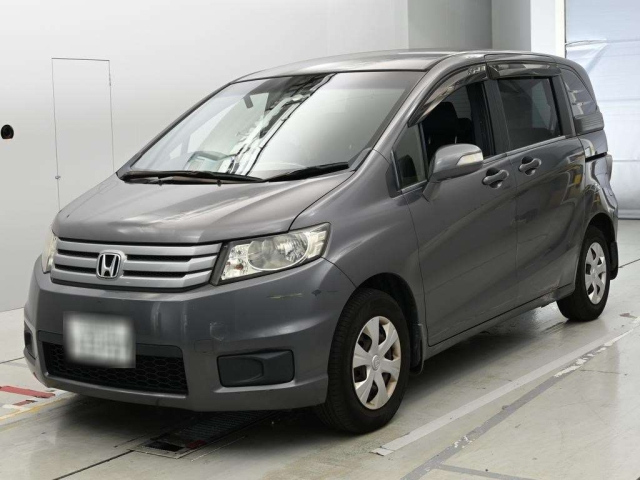 HONDA FREED — фото