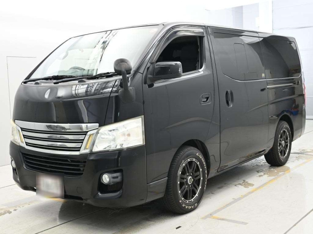 NISSAN CARAVAN — фото