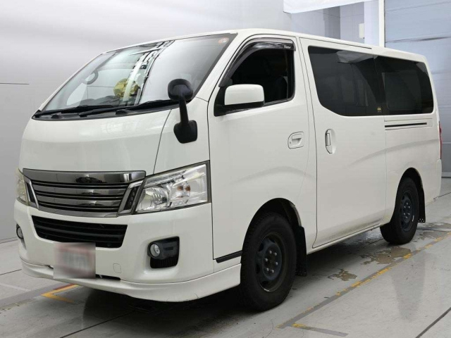 NISSAN CARAVAN — фото