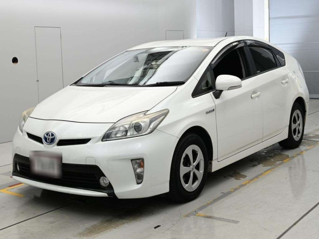 TOYOTA PRIUS — фото