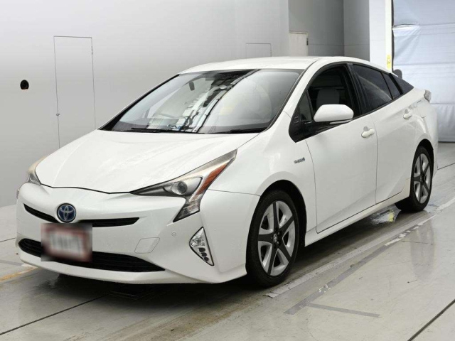 TOYOTA PRIUS — фото
