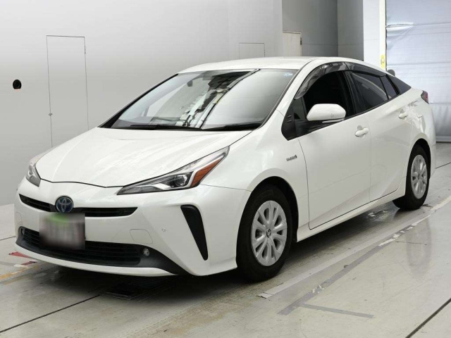 TOYOTA PRIUS — фото