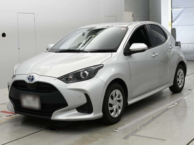 TOYOTA YARIS — фото