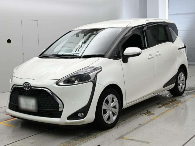 TOYOTA SIENTA — фото