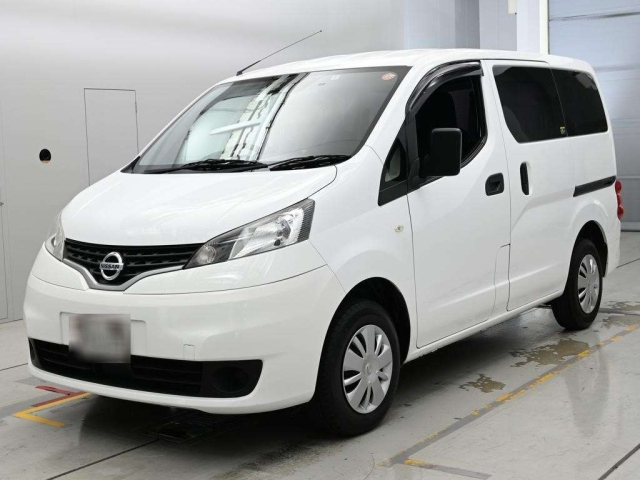 NISSAN NV200 — фото