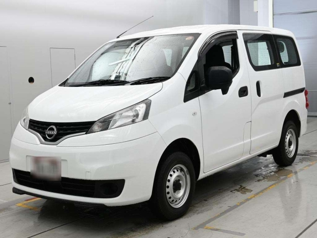 NISSAN NV200 — фото