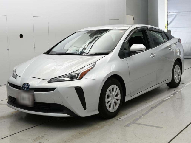 TOYOTA PRIUS — фото