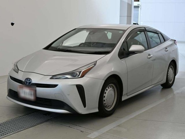 TOYOTA PRIUS — фото