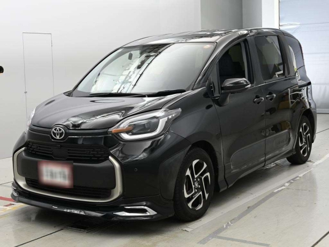 TOYOTA SIENTA — фото