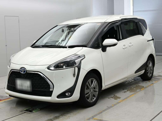 TOYOTA SIENTA — фото