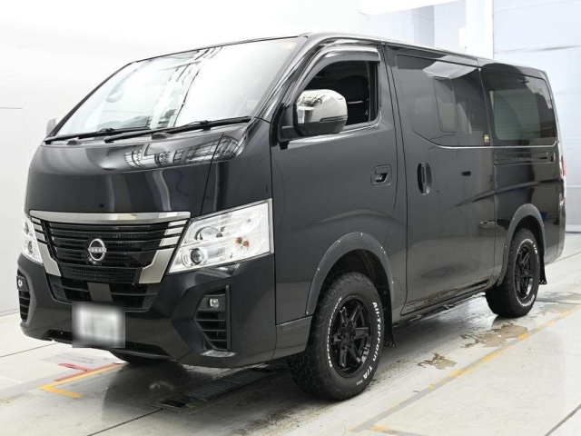 NISSAN CARAVAN — фото