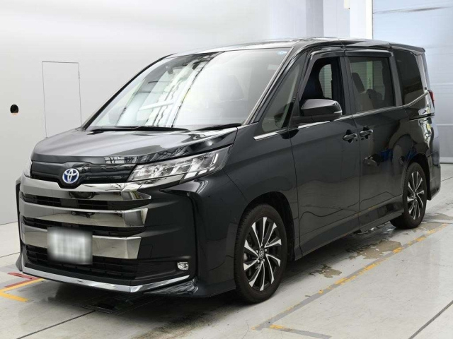 TOYOTA NOAH — фото