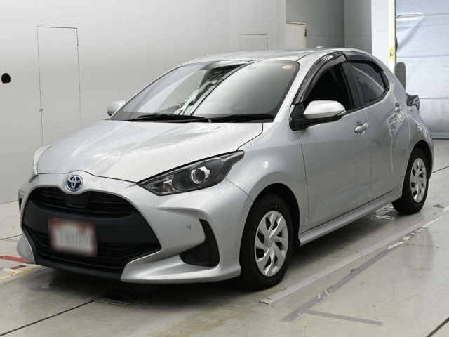 TOYOTA YARIS — фото