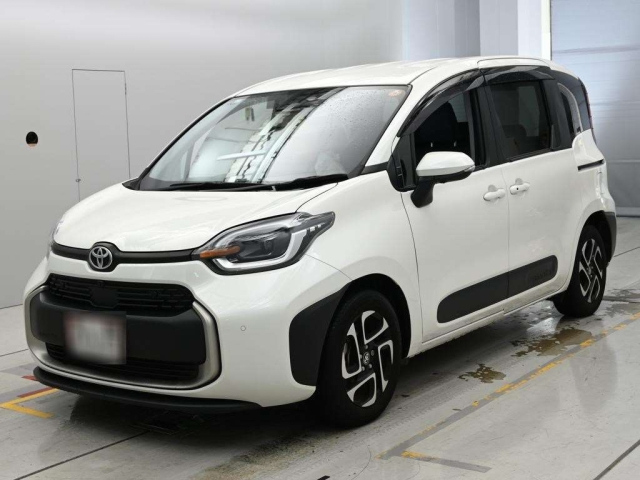 TOYOTA SIENTA — фото