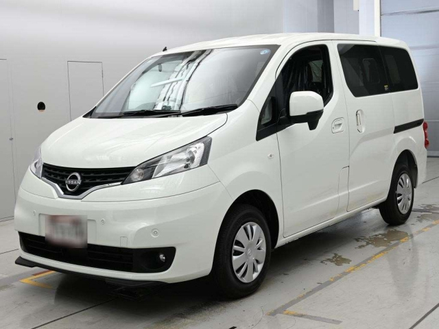 NISSAN NV200 — фото