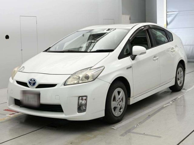 TOYOTA PRIUS — фото