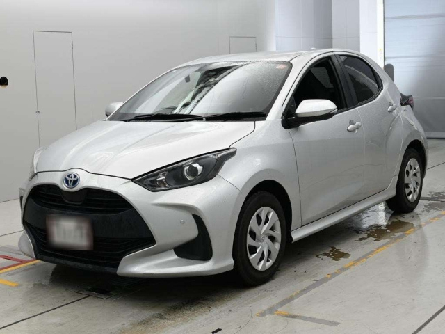 TOYOTA YARIS — фото