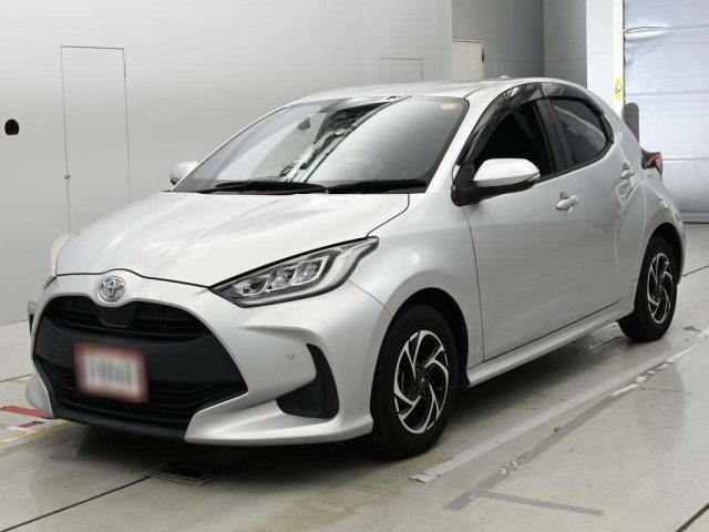 TOYOTA YARIS — фото