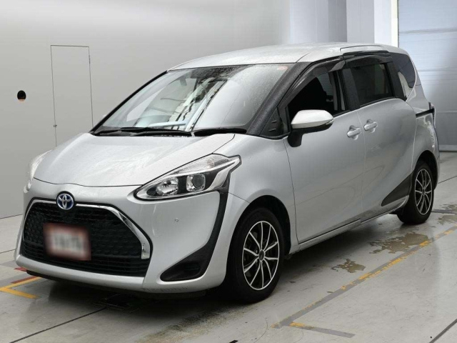 TOYOTA SIENTA — фото