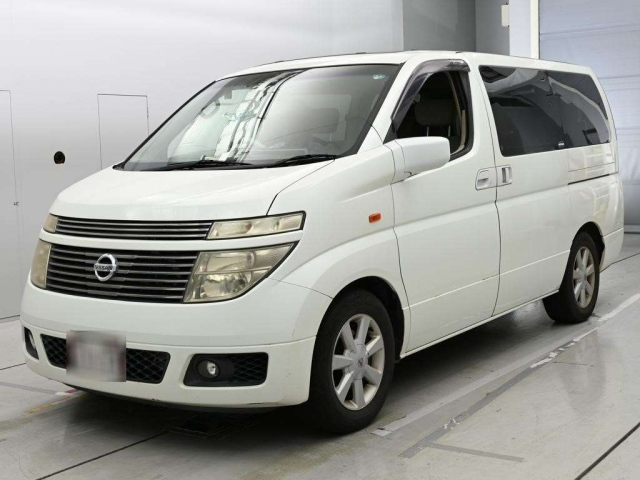 NISSAN ELGRAND — фото