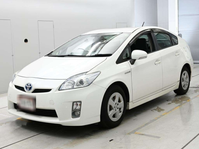 TOYOTA PRIUS — фото