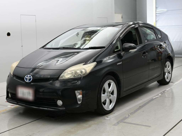 TOYOTA PRIUS — фото