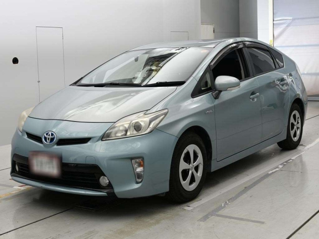 TOYOTA PRIUS — фото