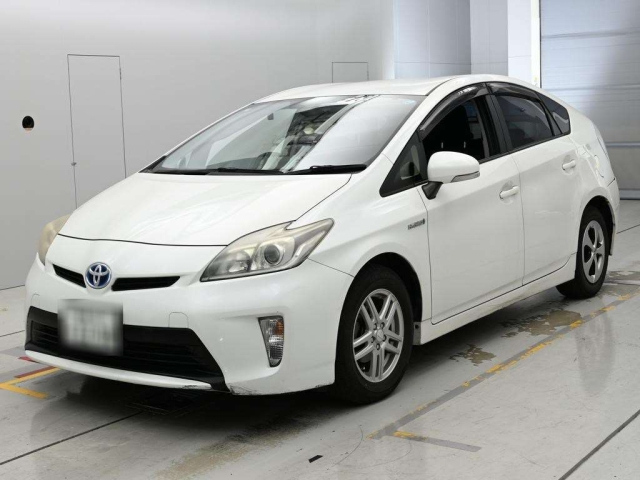 TOYOTA PRIUS — фото