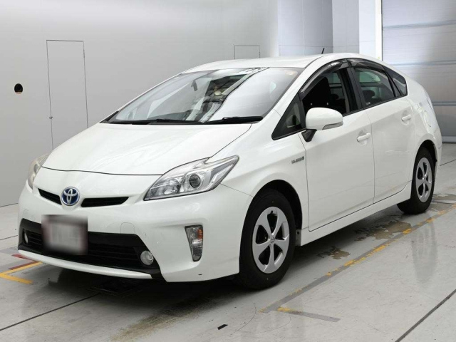 TOYOTA PRIUS — фото