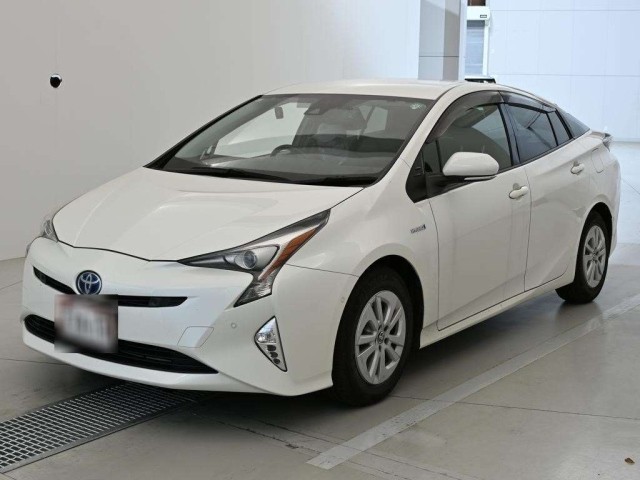 TOYOTA PRIUS — фото