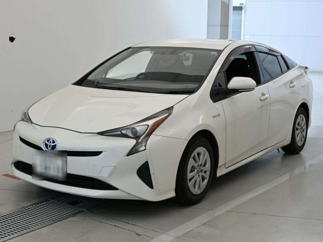 TOYOTA PRIUS — фото