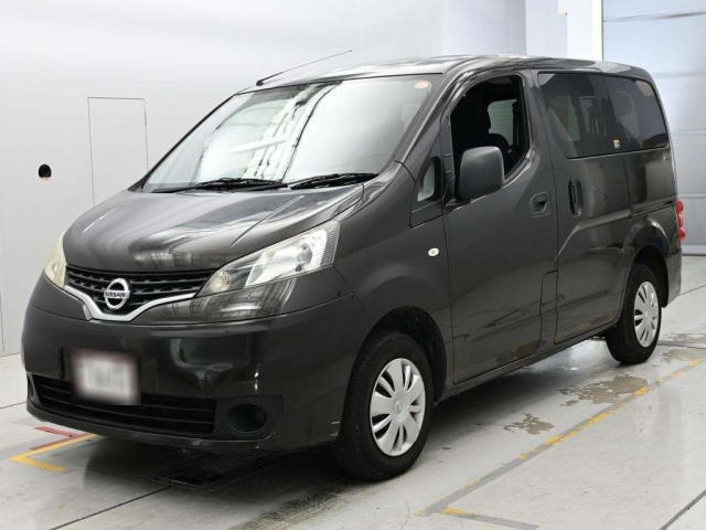 NISSAN NV200 — фото