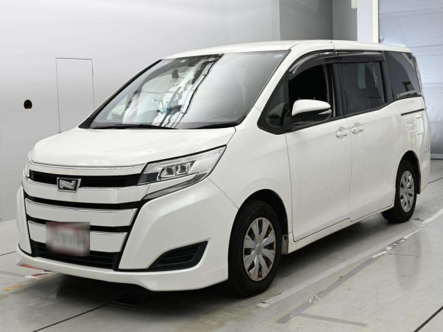 TOYOTA NOAH — фото