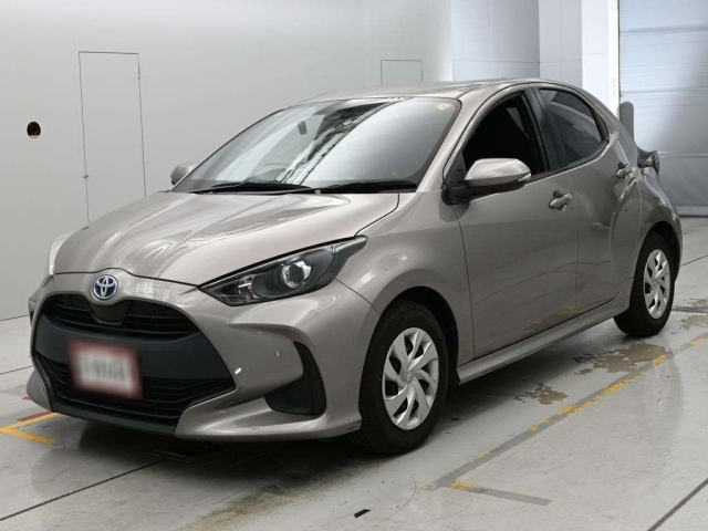 TOYOTA YARIS — фото