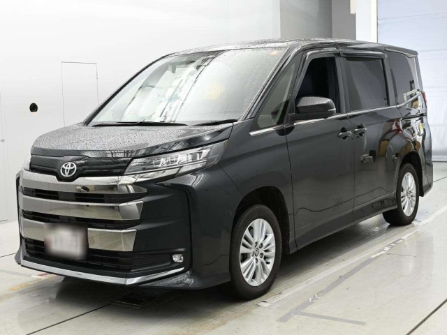 TOYOTA NOAH — фото