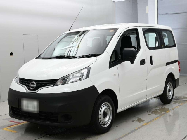 NISSAN NV200 — фото