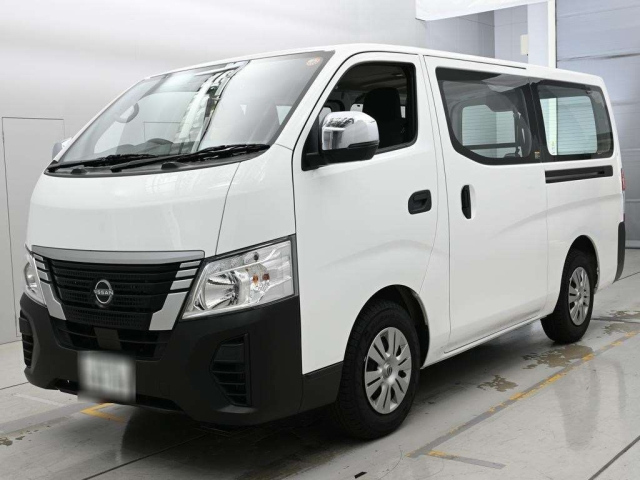 NISSAN CARAVAN — фото