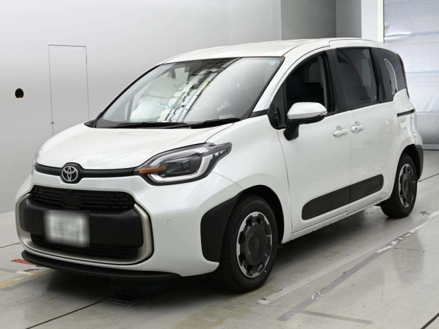 TOYOTA SIENTA — фото
