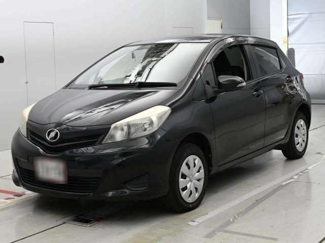 TOYOTA VITZ — фото