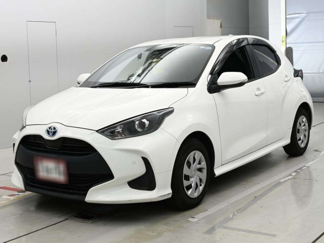 TOYOTA YARIS — фото