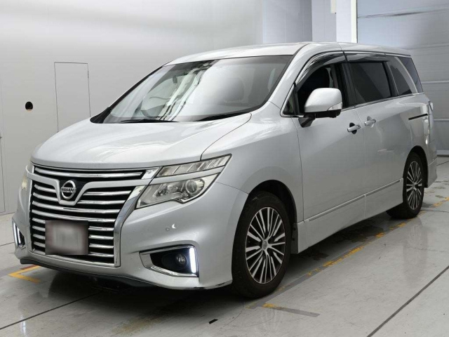 NISSAN ELGRAND — фото