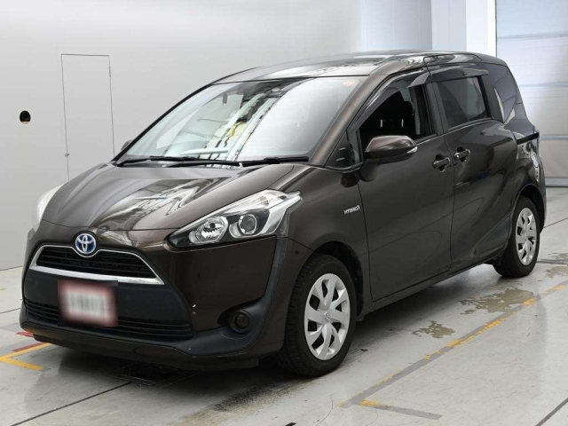 TOYOTA SIENTA — фото