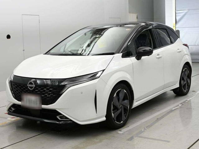 NISSAN AURA — фото