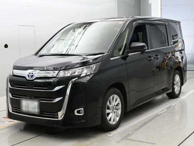 TOYOTA NOAH — фото