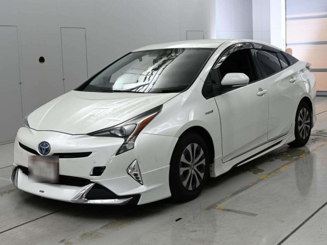 TOYOTA PRIUS — фото