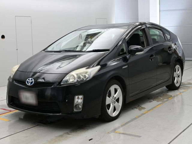 TOYOTA PRIUS — фото