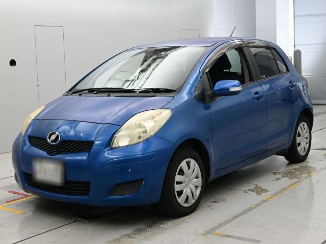 TOYOTA VITZ — фото