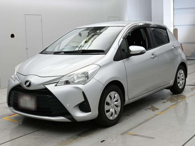 TOYOTA VITZ — фото